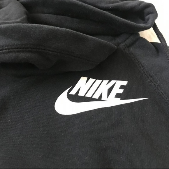 Black Nike hoodie - Picture 2 of 4